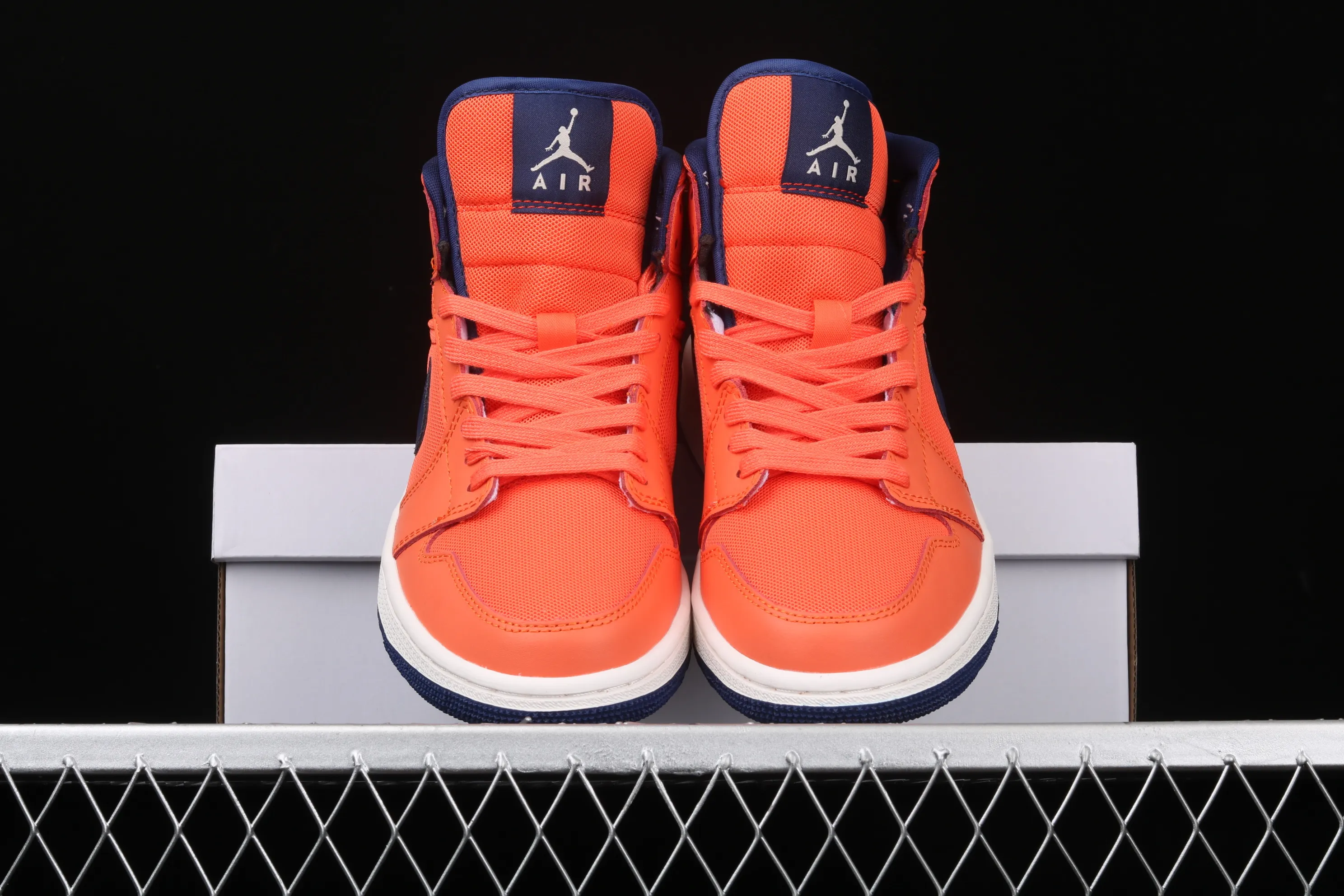 All categories Air Jordan Jordan series basketball shoes Air Jordan 1 Mid Air Jordan 1 Mid AJ1 Joe 1 Zhongbang blue and orange basketball shoes CD7240-801